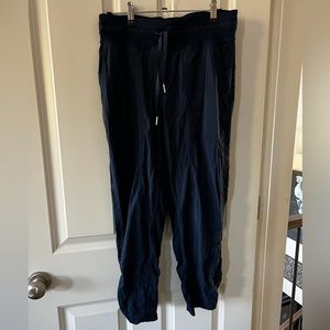 Lululemon Studio Pants - Size 6- EUC